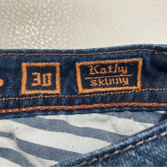 ROCK REVIVAL  Sz 30 Kathy Embellished Rhinestone Slim Leg Skinny Mid-Rise Jeans - Picture 8 of 16